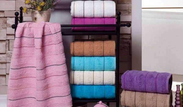 Заменить полотенца. Какие полотенца самые лучшие. Полотенца меняют цвет. Как выбрать полотенце. Как правильно выбрать махровое полотенце.